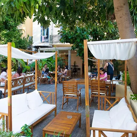 Auberge De Jeunesse Hi Nice Les Camelias-2