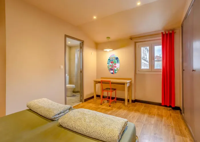 Villa Saint Exupery Beach Hostel Nizza